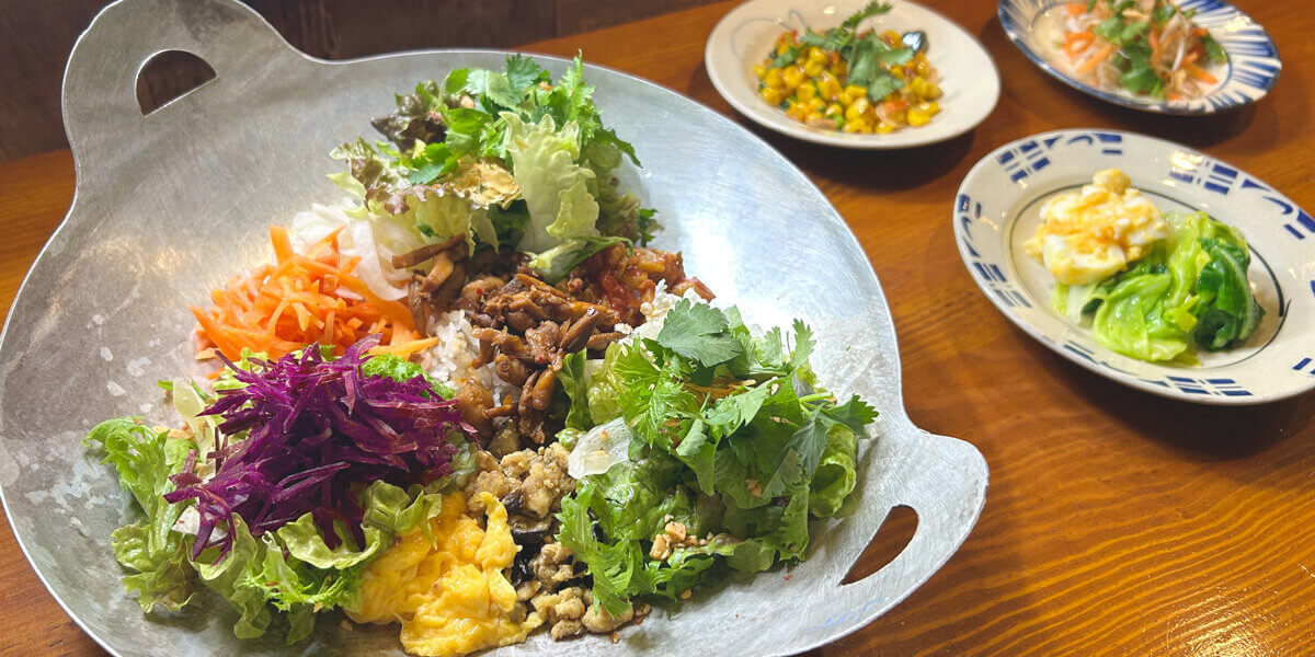 コムアンフー＆小皿料理